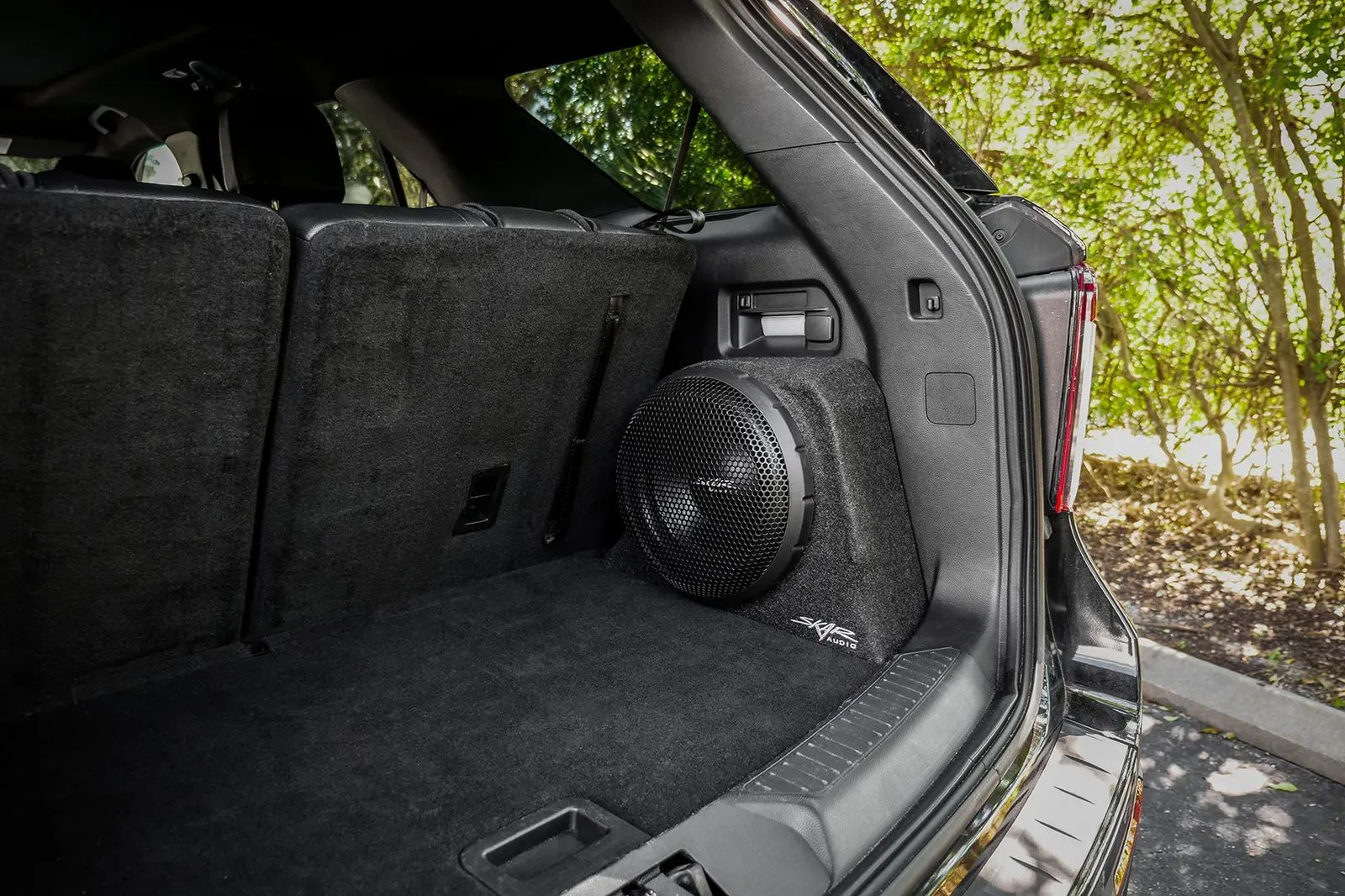 Single 10" 800W Max Power Loaded Subwoofer Enclosure Compatible with 2020-2025 Ford Explorer Vehicles #9