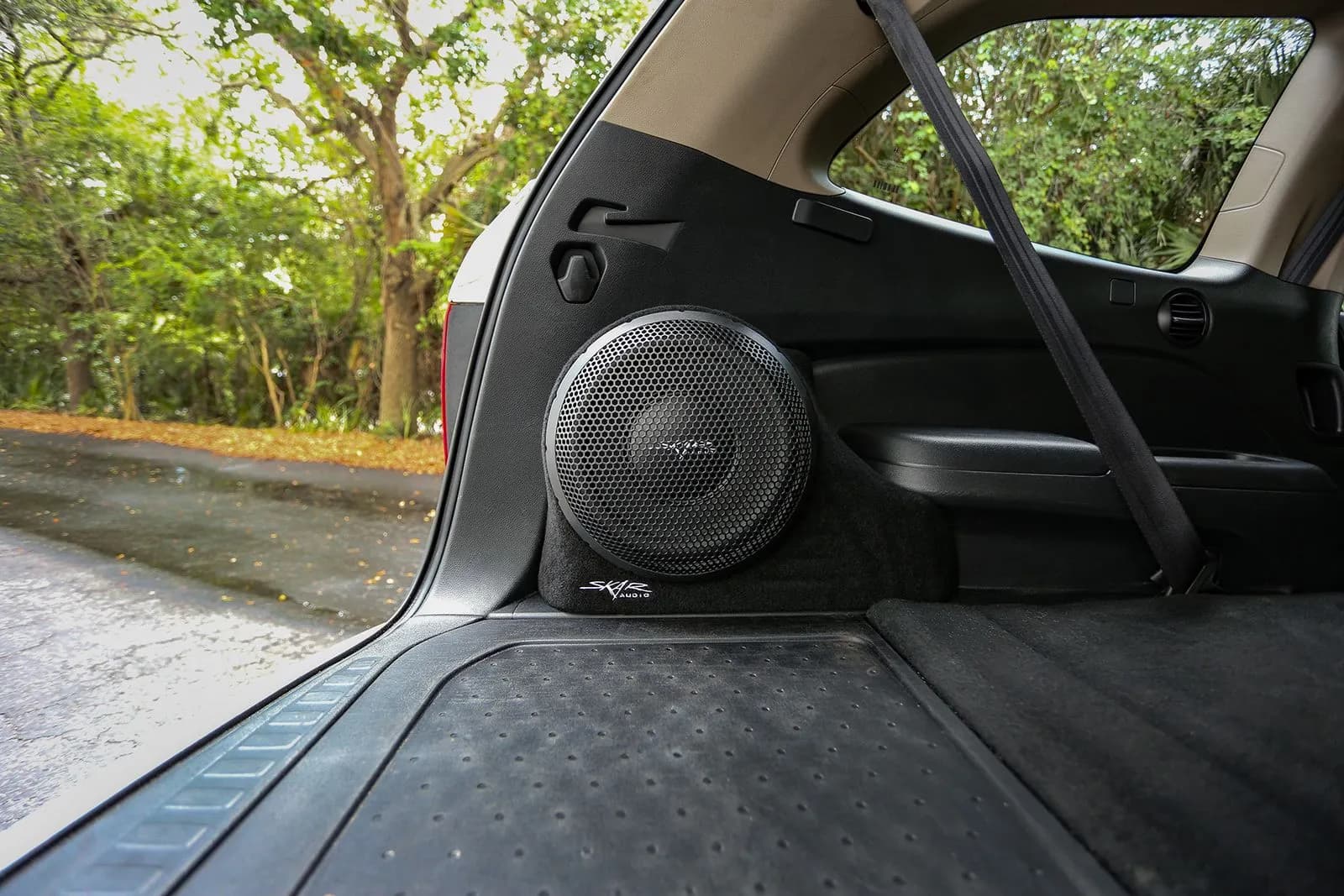 Featured Product Photo 9 for Single 10" 1,000W Max Power Loaded Subwoofer Enclosure Compatible with 2016-2022 Honda Pilot Vehicles