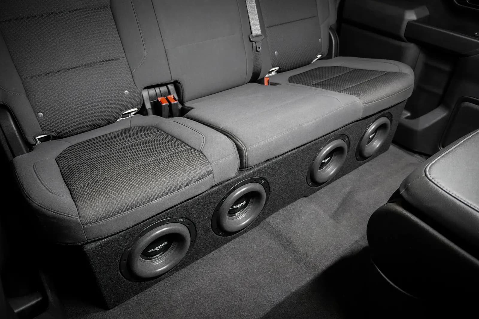 Skar Audio VS-4X8GM-2019-UP-CREWCAB-V installed in 2019–2026 Chevrolet/GMC Silverado 1500 — view 1