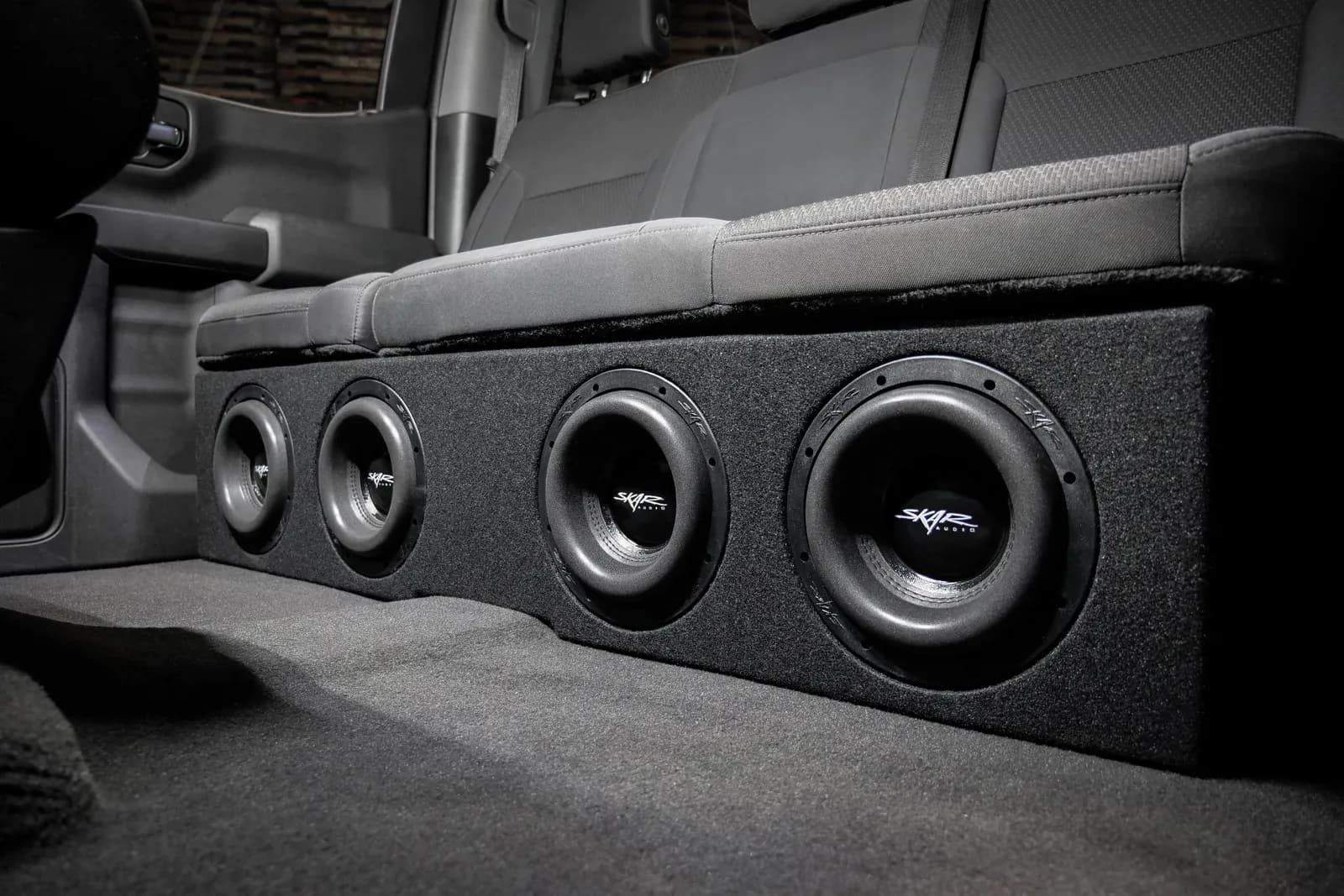 Skar Audio VS-4X8GM-2019-UP-CREWCAB-V installed in 2019–2026 Chevrolet/GMC Silverado 1500 — view 2