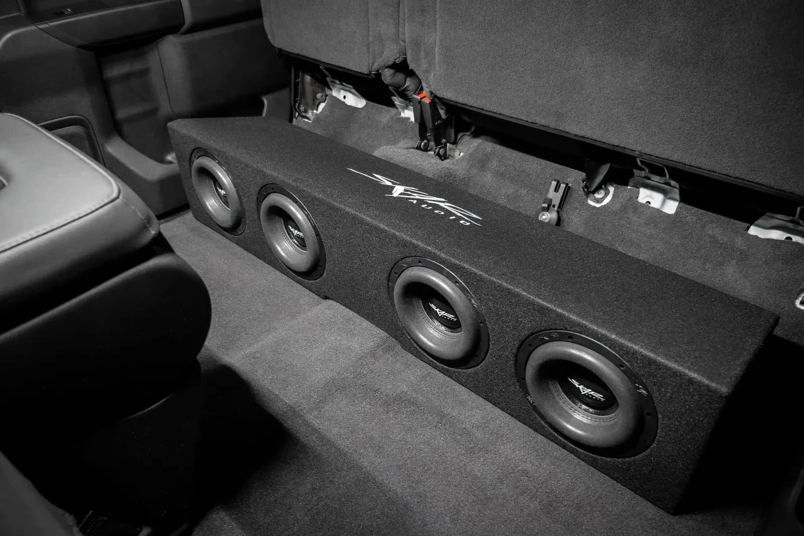 Skar Audio VS-4X8GM-2019-UP-CREWCAB-V installed in 2019–2026 Chevrolet/GMC Silverado 1500 — view 3