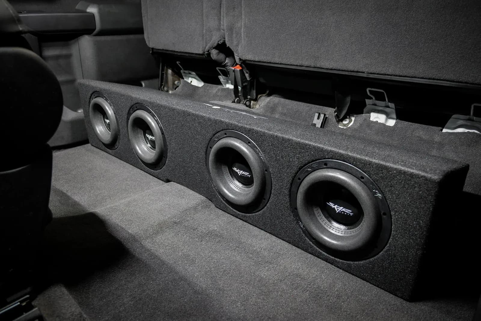 Skar Audio VS-4X8GM-2019-UP-CREWCAB-V installed in 2019–2026 Chevrolet/GMC Silverado 1500 — view 4