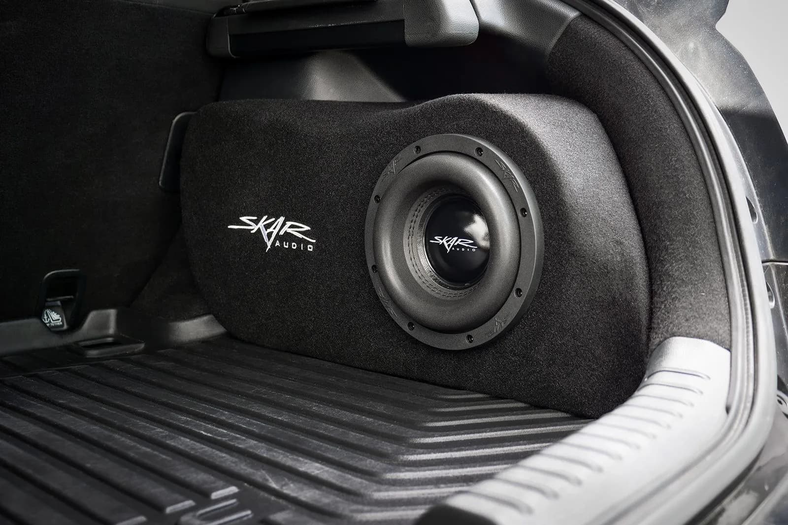 Skar Audio L-EVL-VS-1X8HONCIV-2017-2021-HB enclosure installation example — view 4