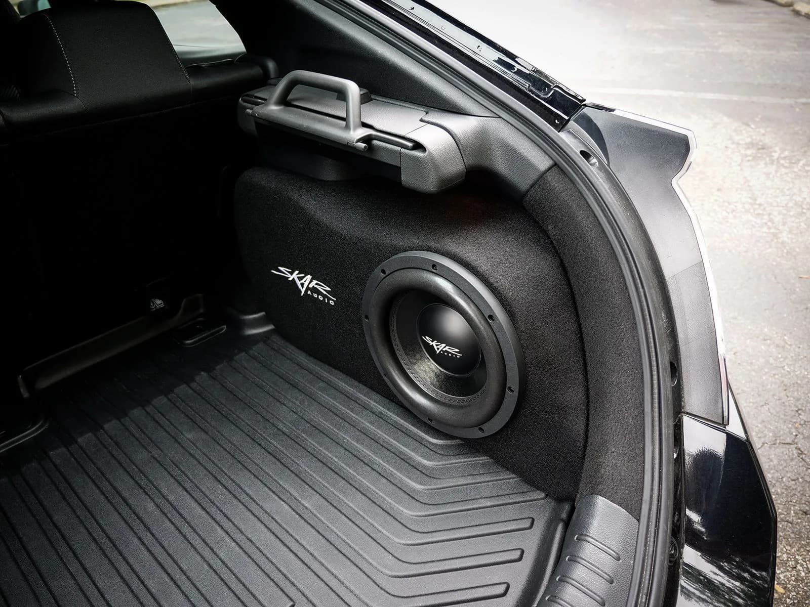 Skar Audio L-VD-VS-1X10HONCIV-2017-2021-HB enclosure installation example — view 1