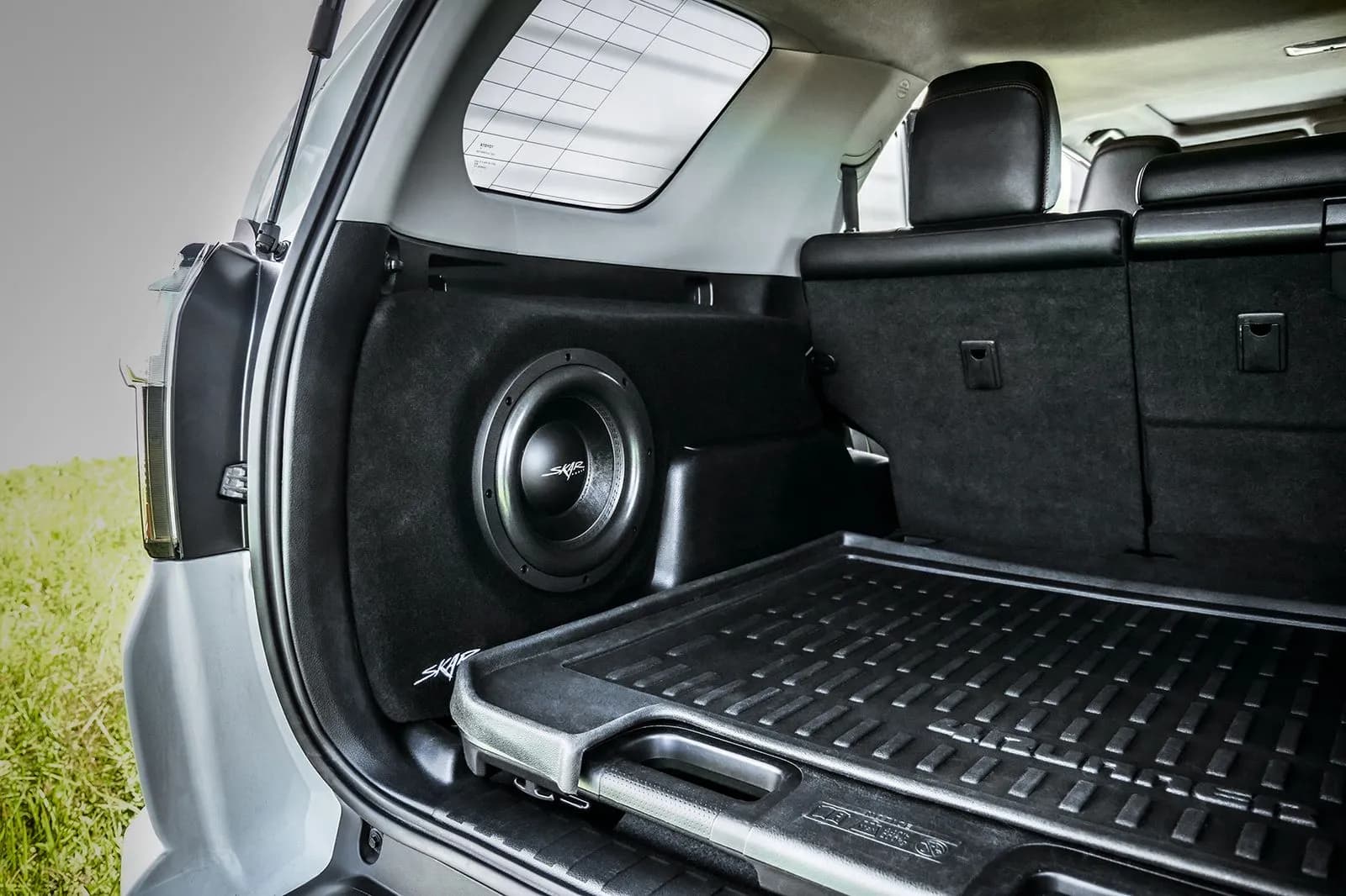 Skar Audio L-VD-VS-1X10TOY4RUN-2010-2024 enclosure installation example โ view 1