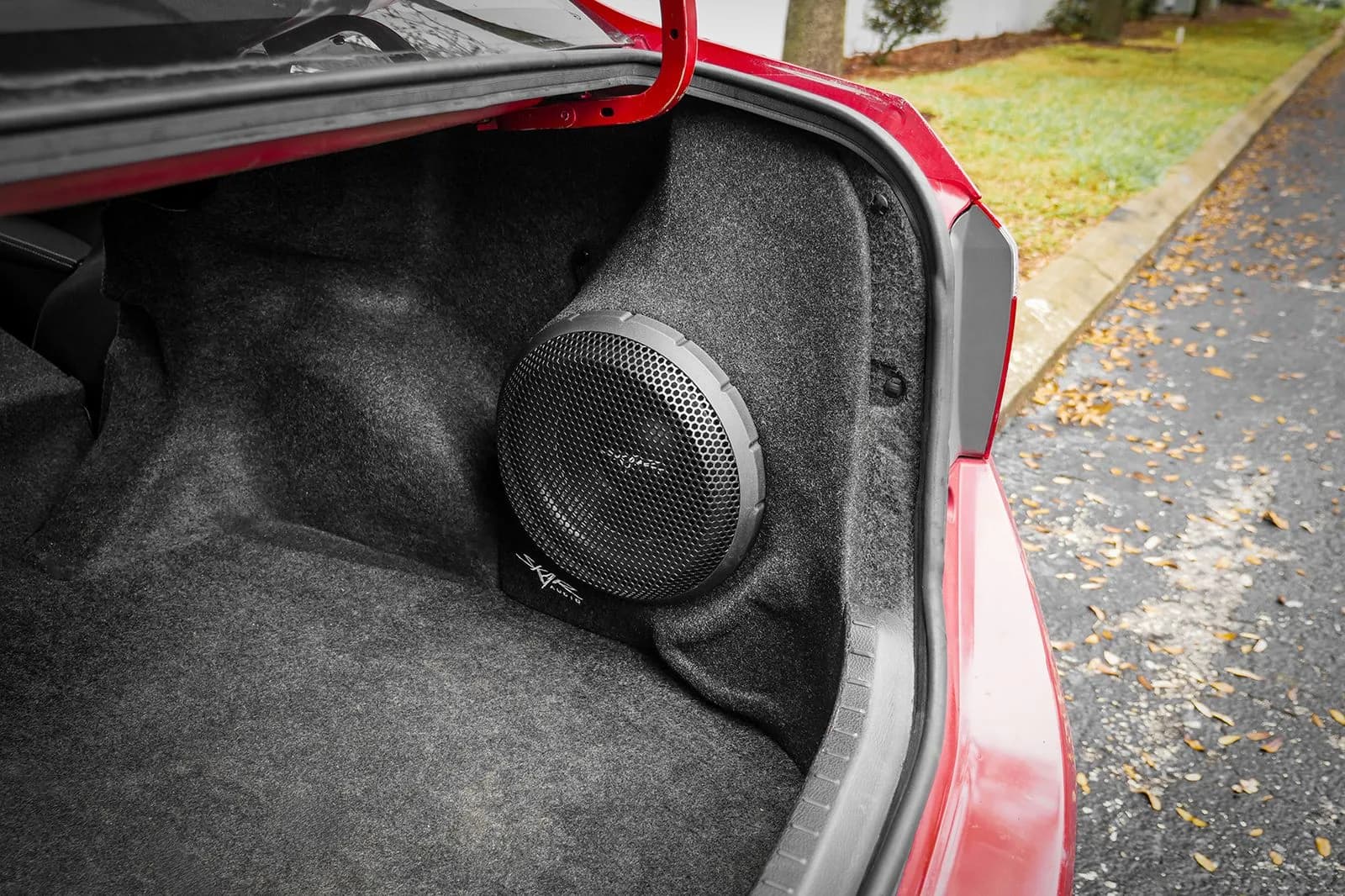 Skar Audio L-VD-VS-1X10TOYCOR-2014-2019 enclosure installation example — view 1