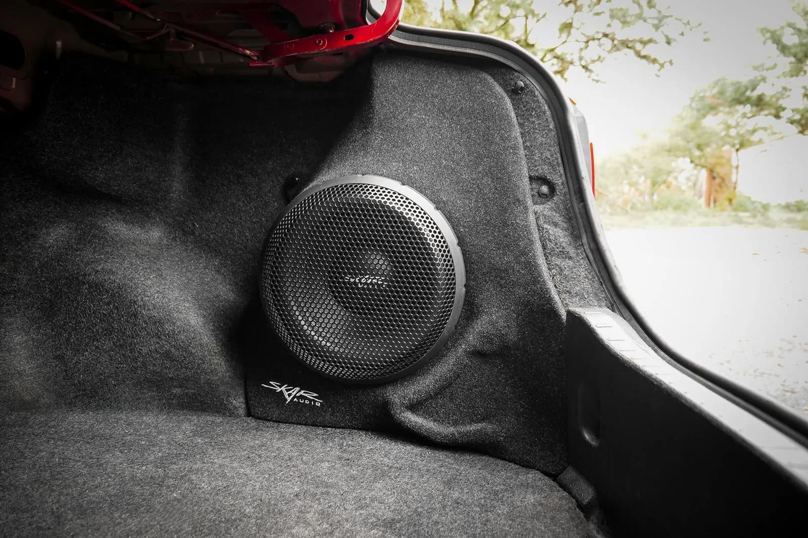 Skar Audio L-VD-VS-1X10TOYCOR-2014-2019 enclosure installation example — view 2