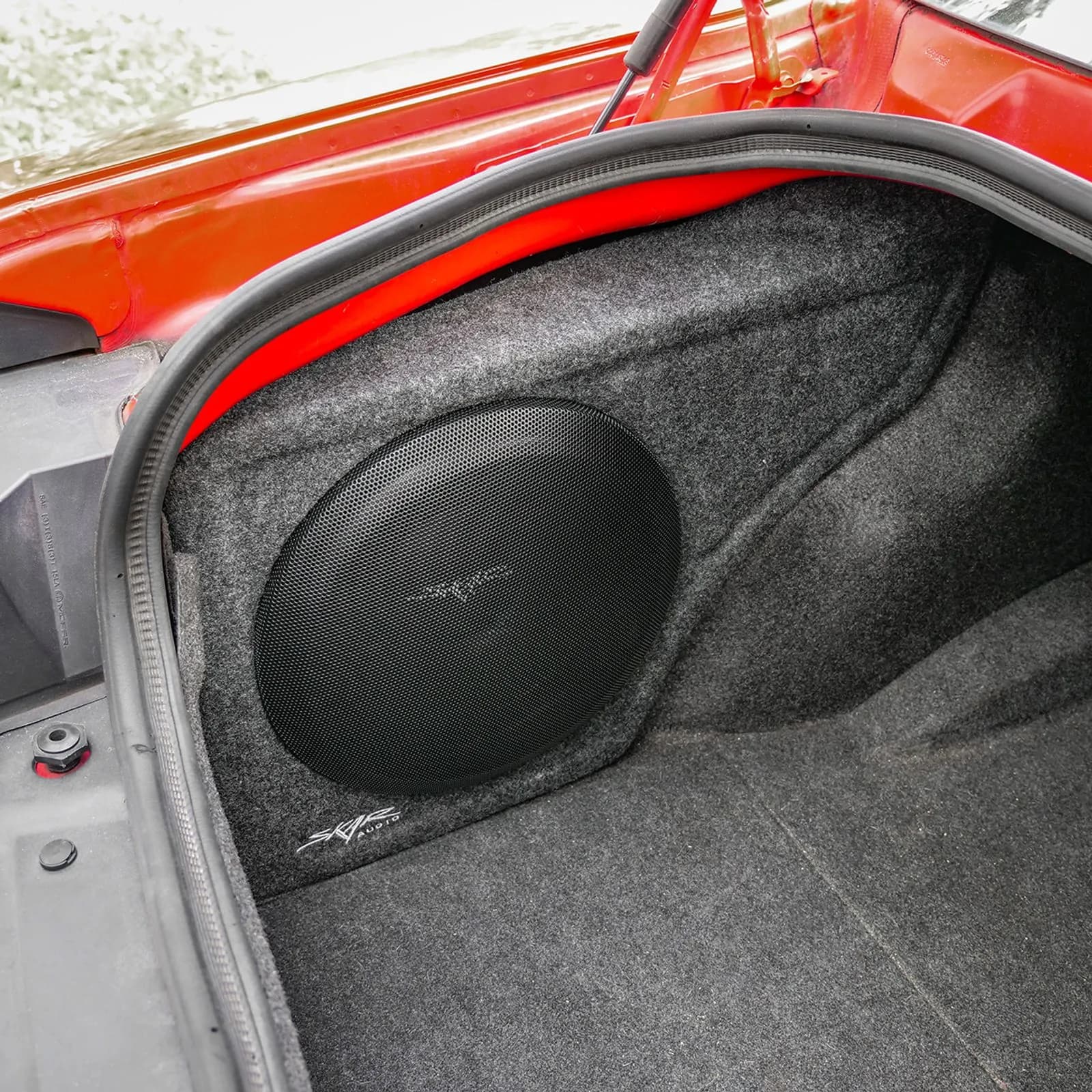 Skar Audio L-VD-VS-1X12DODCHAL-2009-UP enclosure installation example — view 3