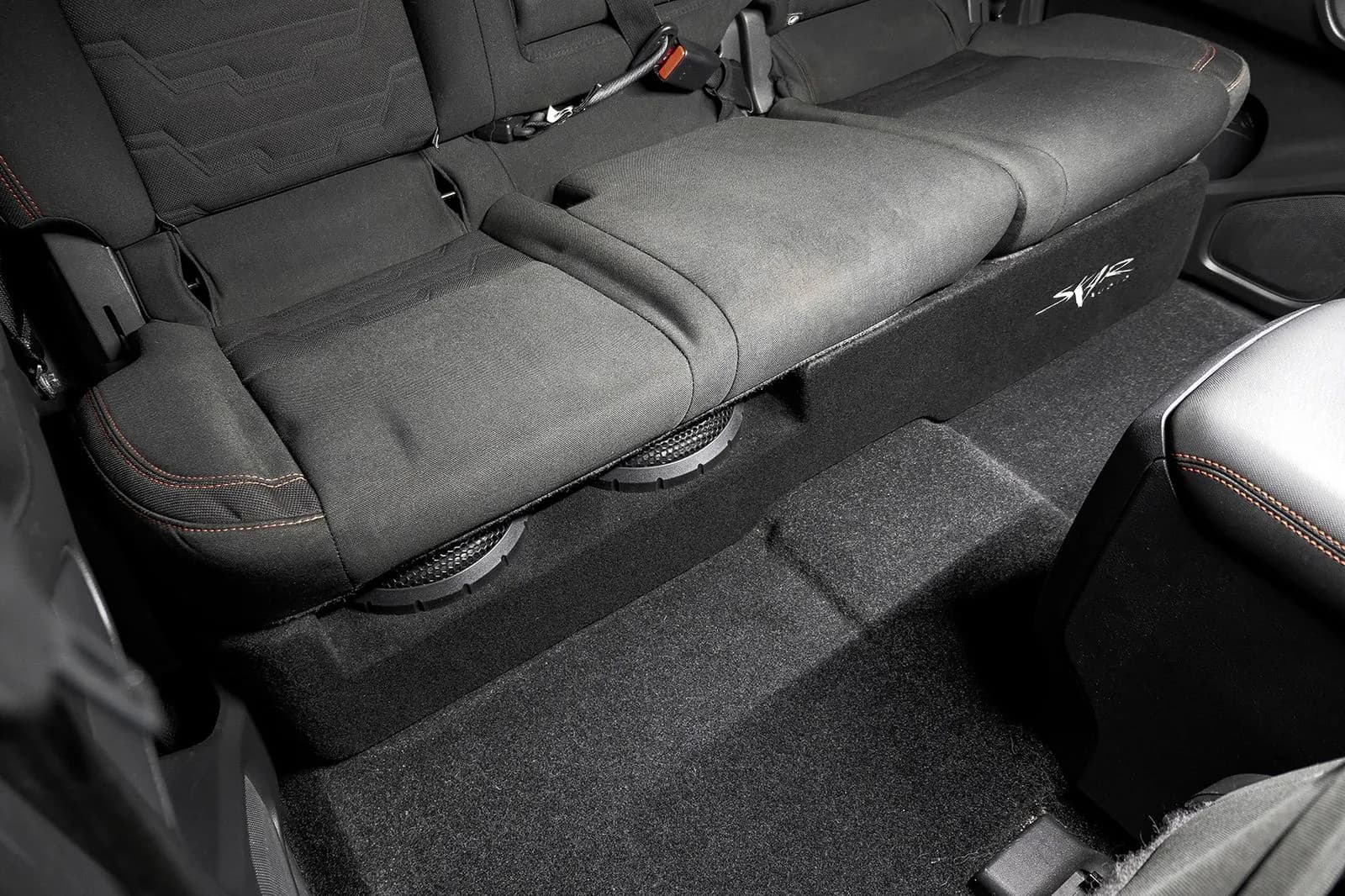Skar Audio L-VD-VS-2X8NISFRO-2022-UP-CREWCAB-V enclosure installation example — view 2