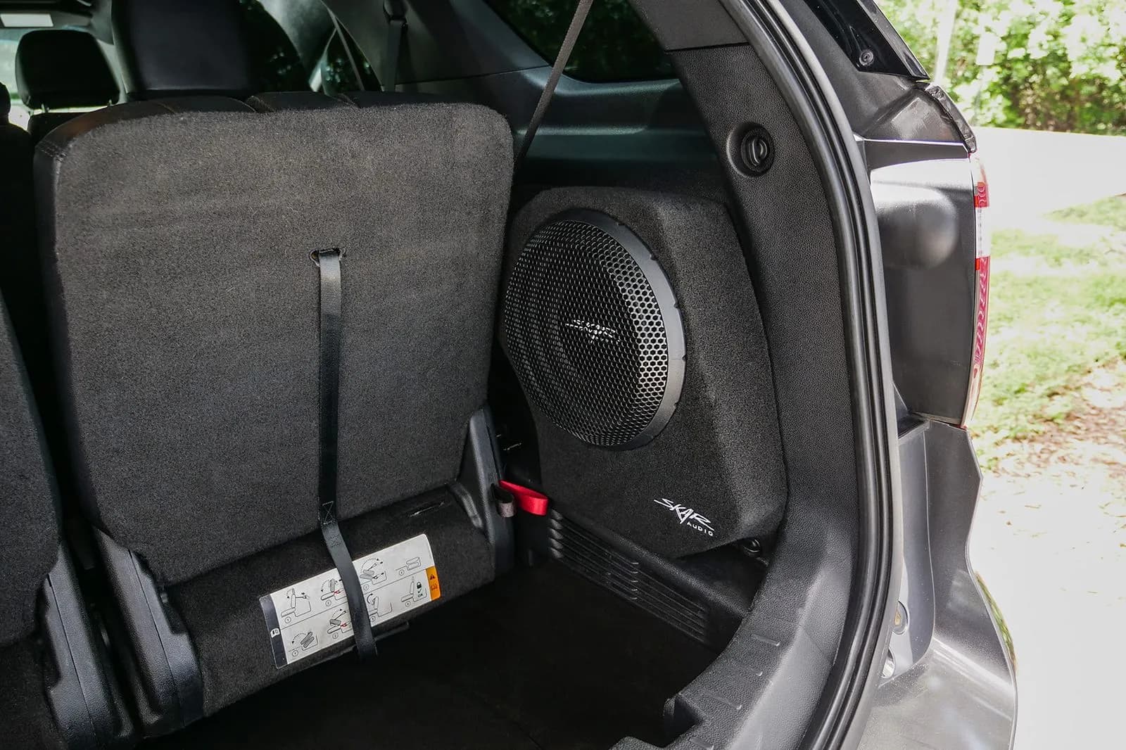 Skar Audio L-VS-1X10FORDEXP-2011-2019 enclosure installation example — view 2