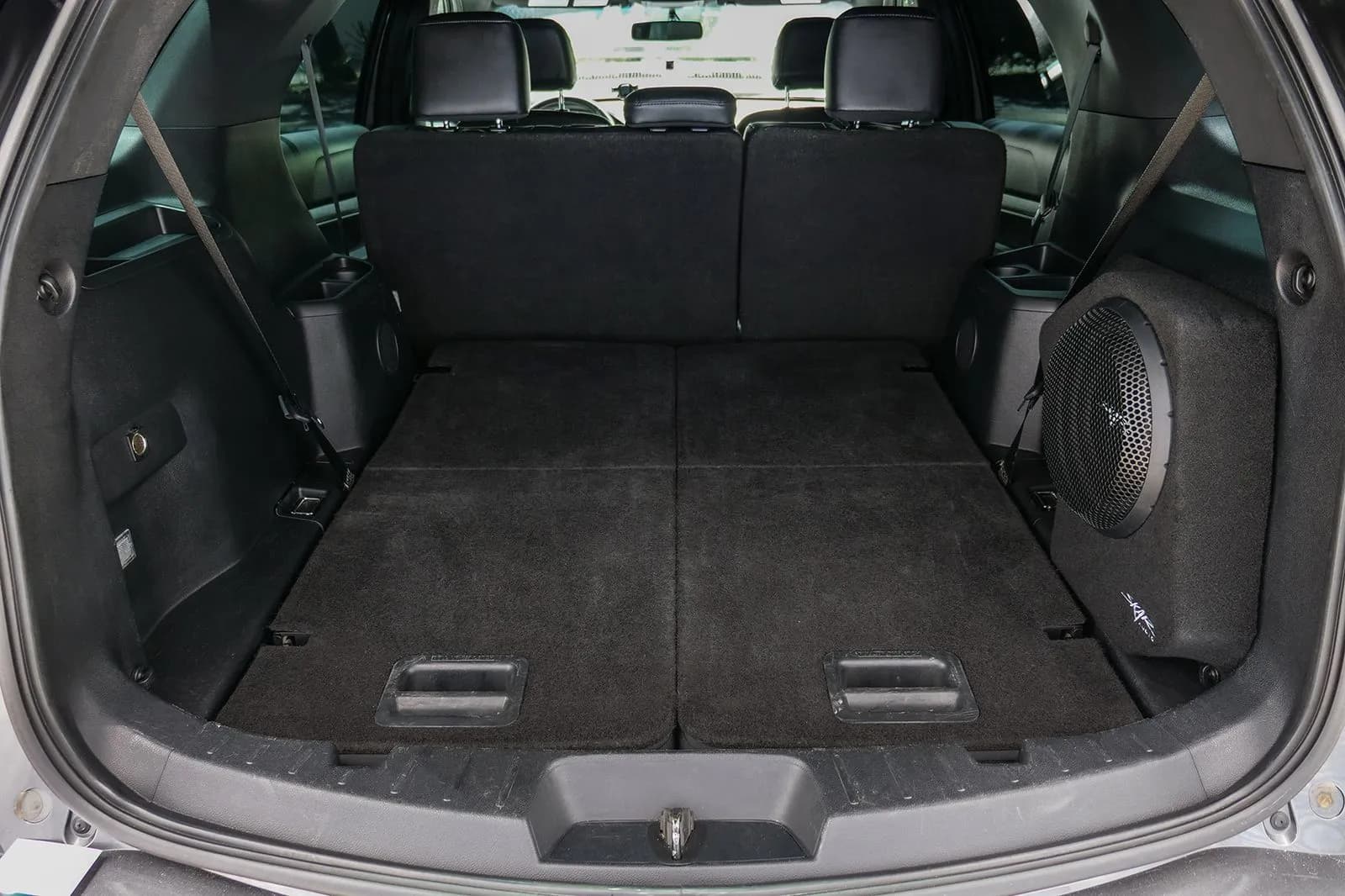 Skar Audio L-VS-1X10FORDEXP-2011-2019 enclosure installation example — view 4