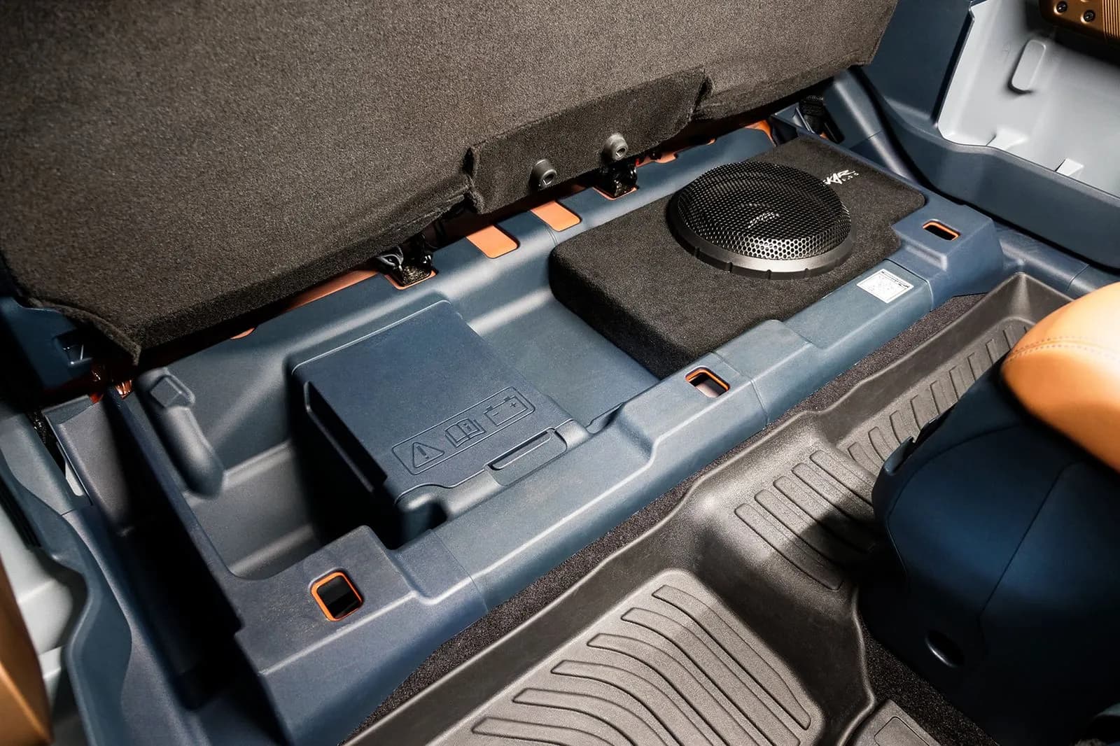 Skar Audio L-VS-1X10FORDMAV-2022-UP enclosure installation example — view 3