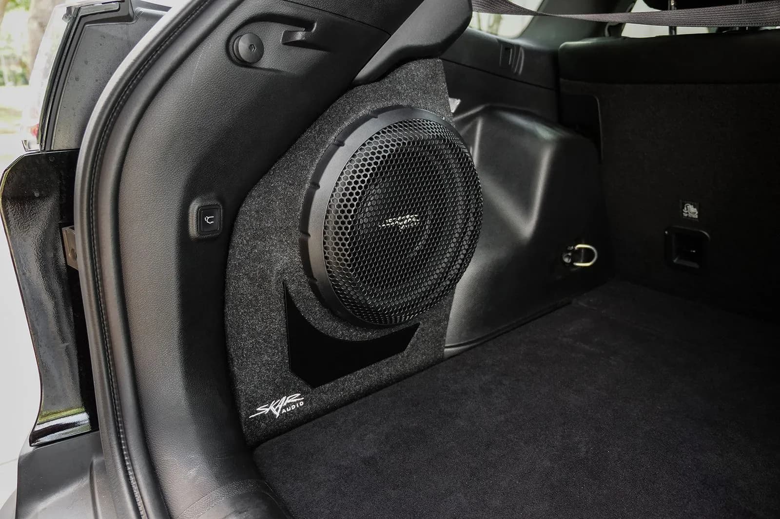 Skar Audio L-VS-1X10JCHER-2014-UP enclosure installation example — view 1