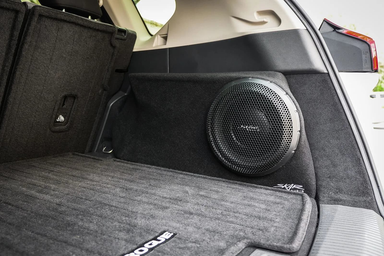 Skar Audio L-VS-1X10NISROG-2021-UP enclosure installation example — view 3