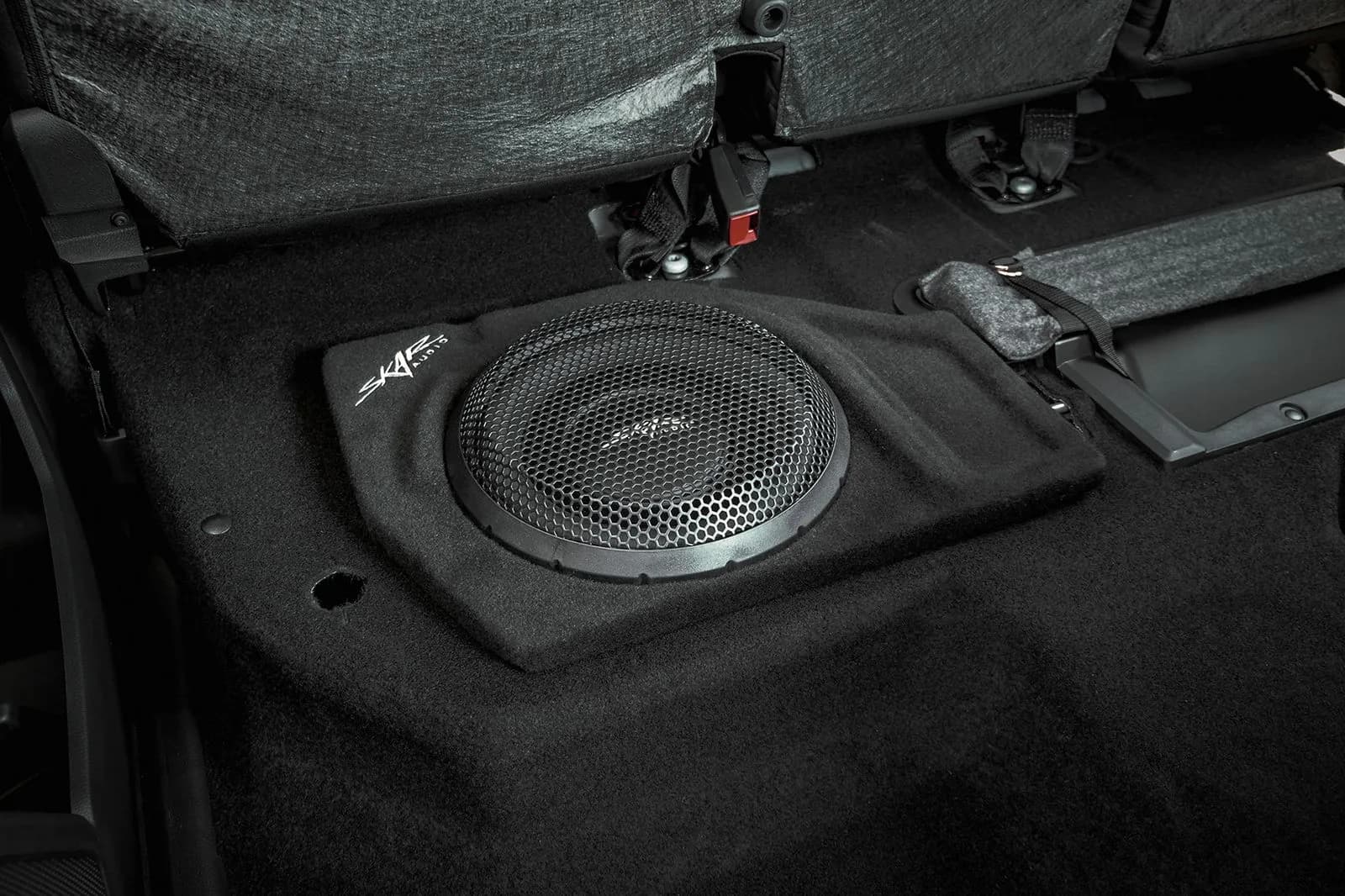 Skar Audio L-VS-1X10RANG-2019-UP-SUPERCREWCAB enclosure installation example — view 3