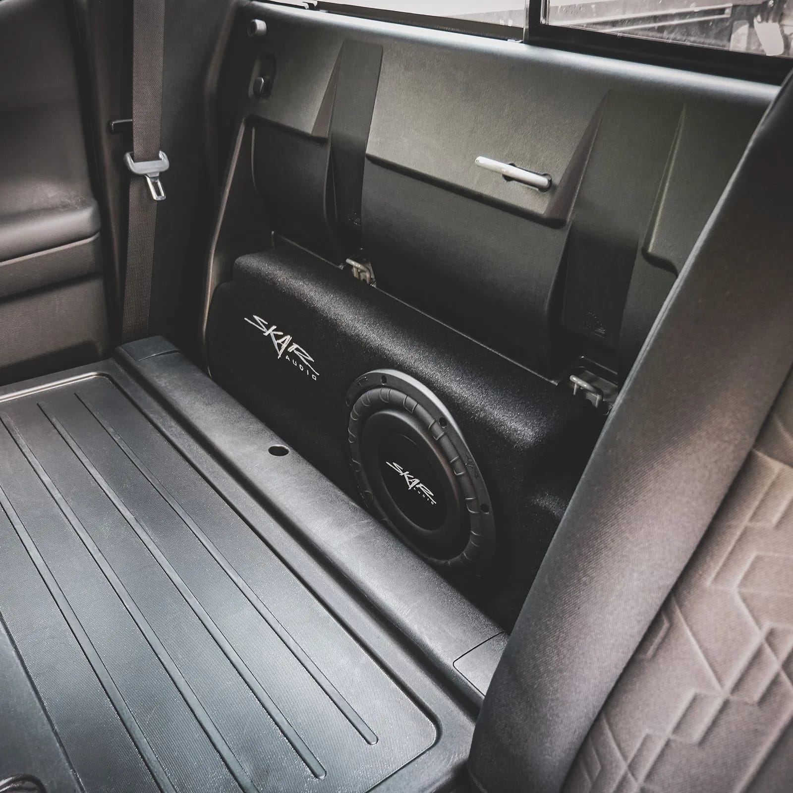 Single 10" 1,000W Max Power Loaded Subwoofer Enclosure Compatible with 2016-2023 Toyota Tacoma Double Cab Max Trucks #8