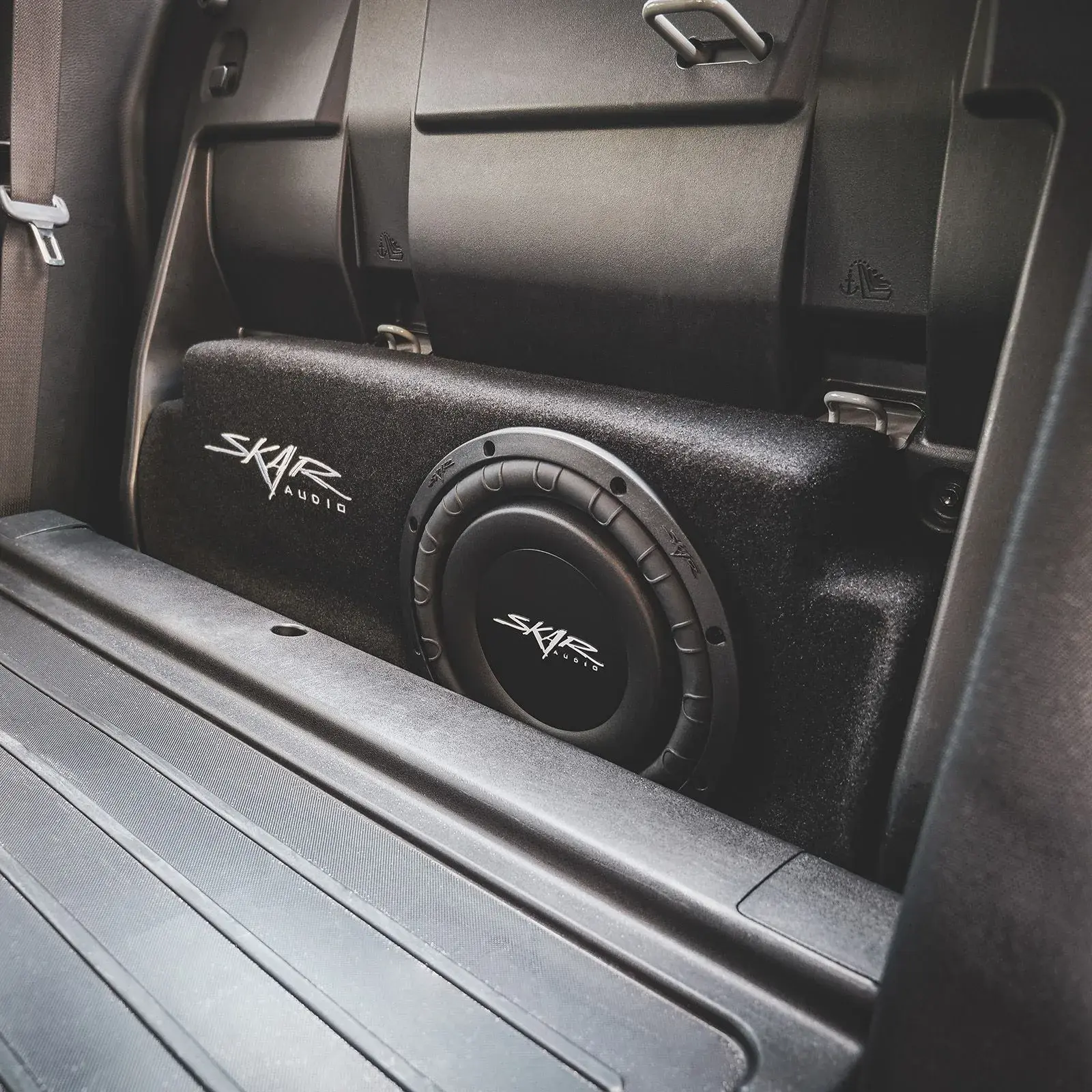 Skar Audio L-VS-1X10TOY-TACOM-2016-UP-DBLCAB enclosure installation example — view 2