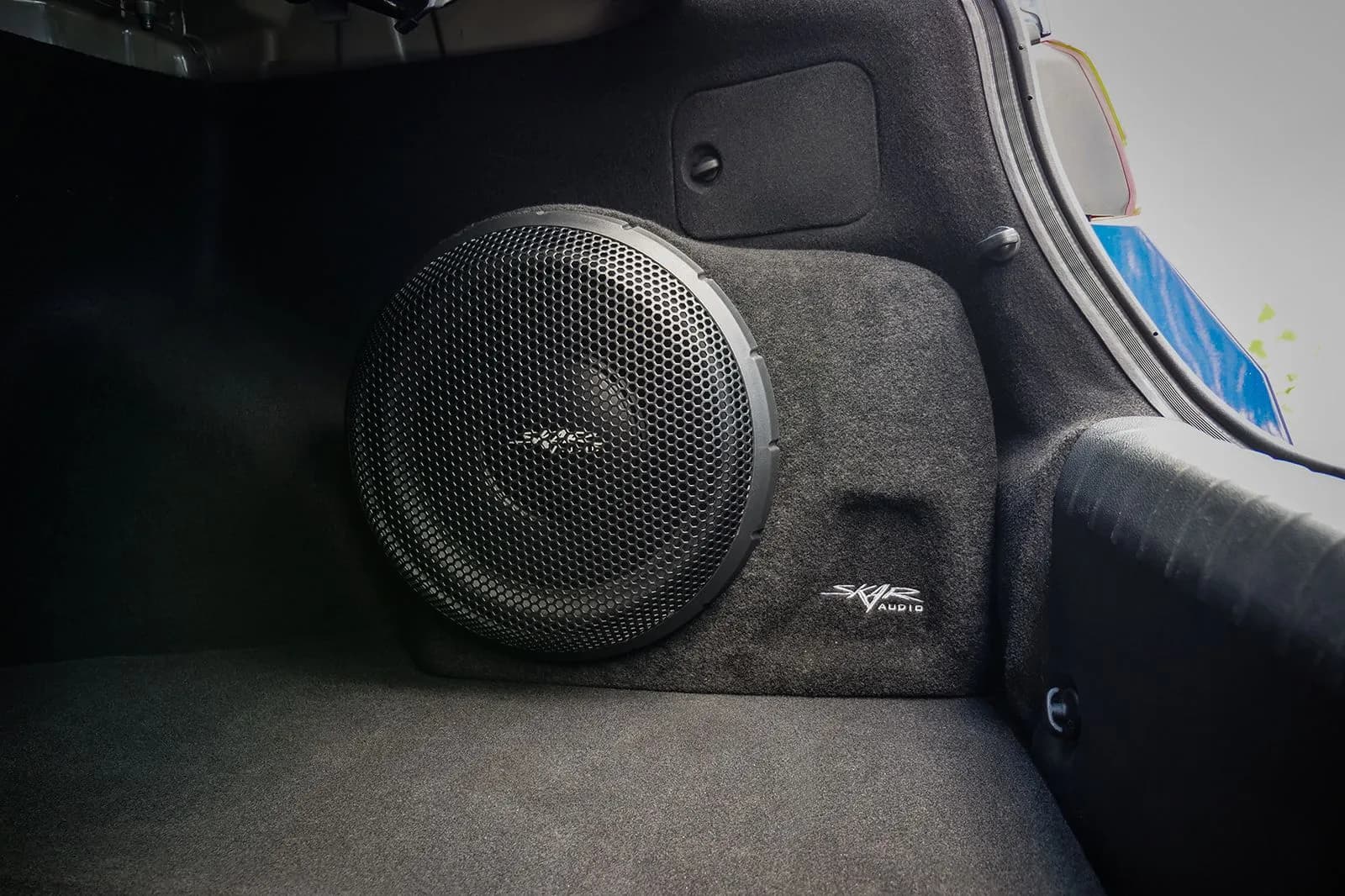 Skar Audio L-VS-1X12KIAOPT-2016-2020 enclosure installation example — view 2