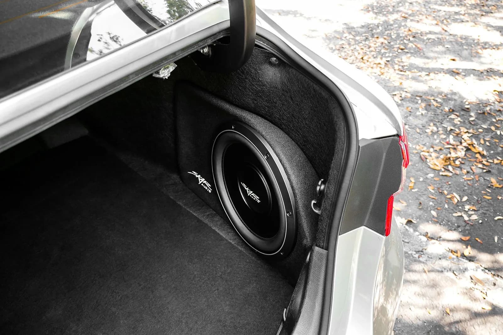 Skar Audio L-VS-1X12TOYCAM-2018-UP enclosure installation example — view 3