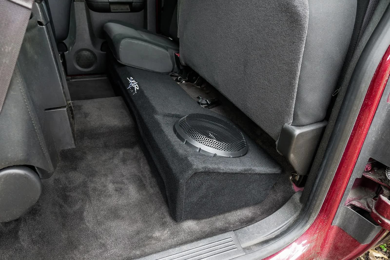 Skar Audio L-VS-2X10GM-2007-2013-EXTCAB enclosure installation example — view 3