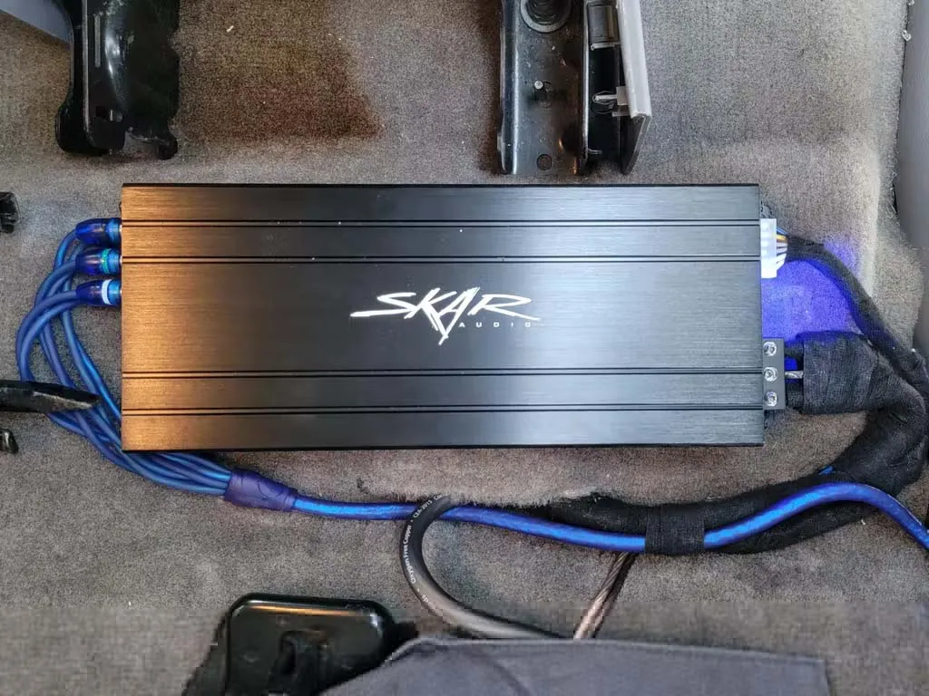 SK-M9005D | 900 Watt Class D 5-Channel Car Amplifier - Skar Audio