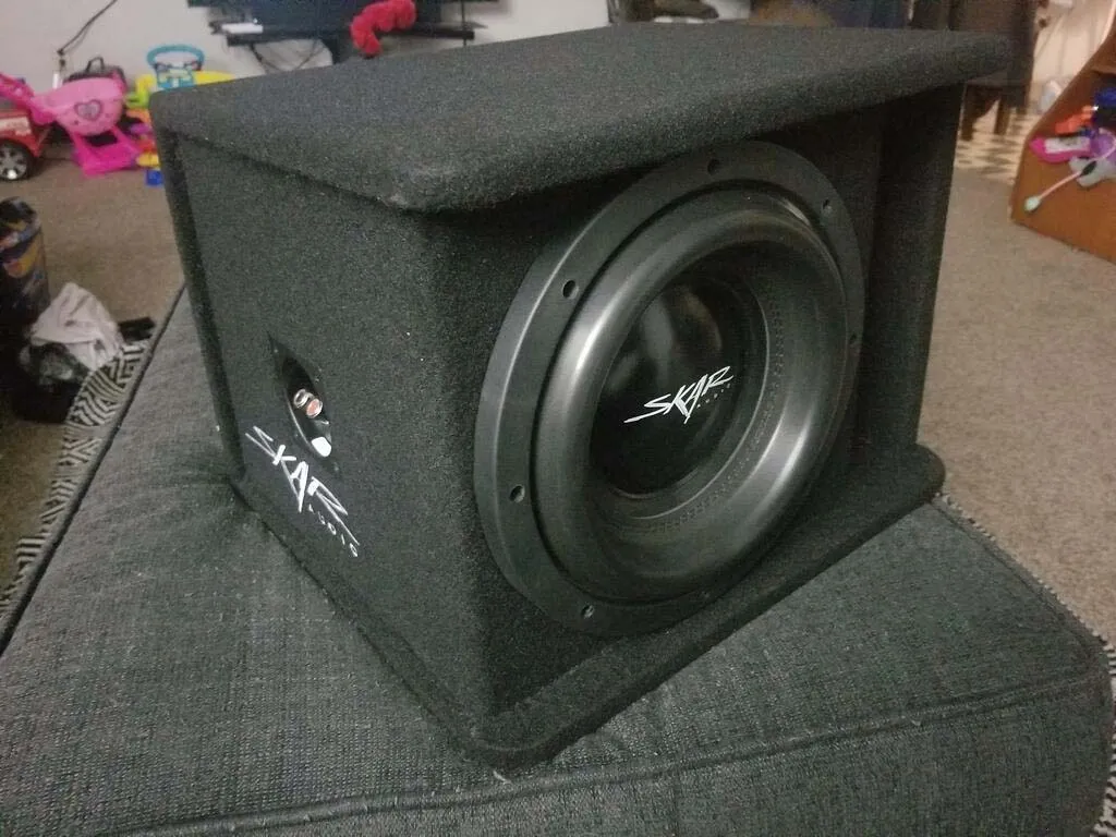 SK1X10V | Single 10" Ported Universal Fit Subwoofer Box - Skar Audio